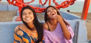 Turistas disfrutando el día de playa en Cabo de la Vela