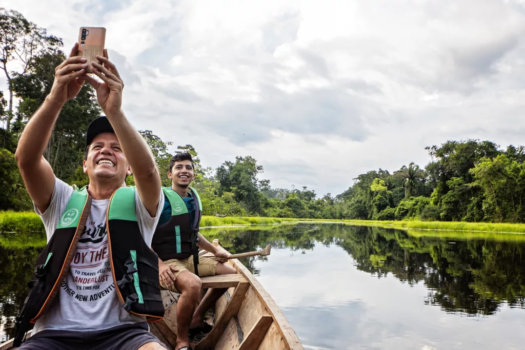 Jhony Ochoa en el Amazonas iniciando su aventura