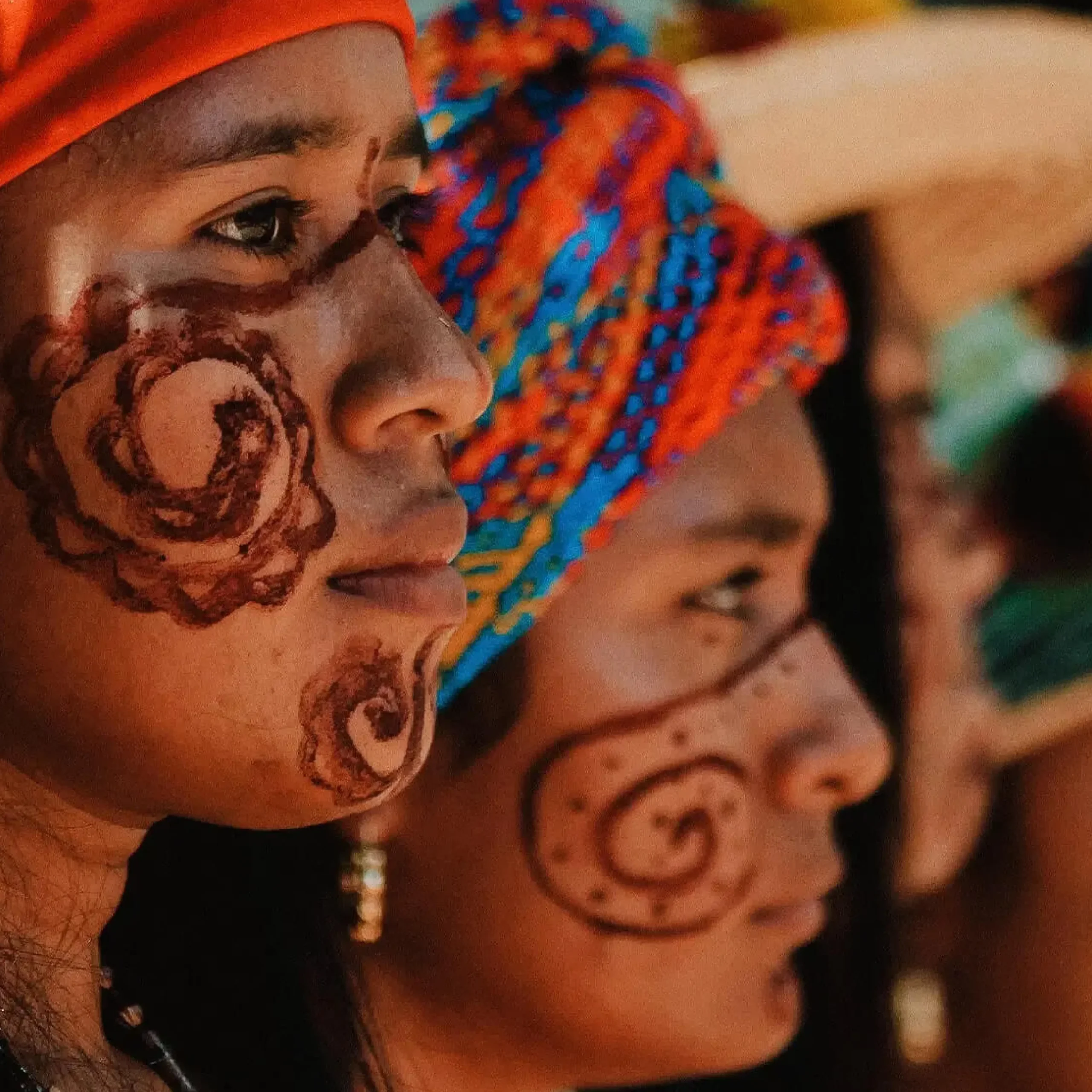 Descubre todos los destinos ecoturísticos de Colombia con Siempre Colombia: Amazonas, La Guajira, Zona Cafetera, Parque Nacional Tayrona, Llanos Orientales, Chocó Biogeográfico, Sierra Nevada de Santa Marta, San Andrés, Guaviare, Putumayo, Caquetá, Santander, Sierra de la Macarena, entre otros. Vive la aventura, biodiversidad, cultura y naturaleza con turismo responsable.