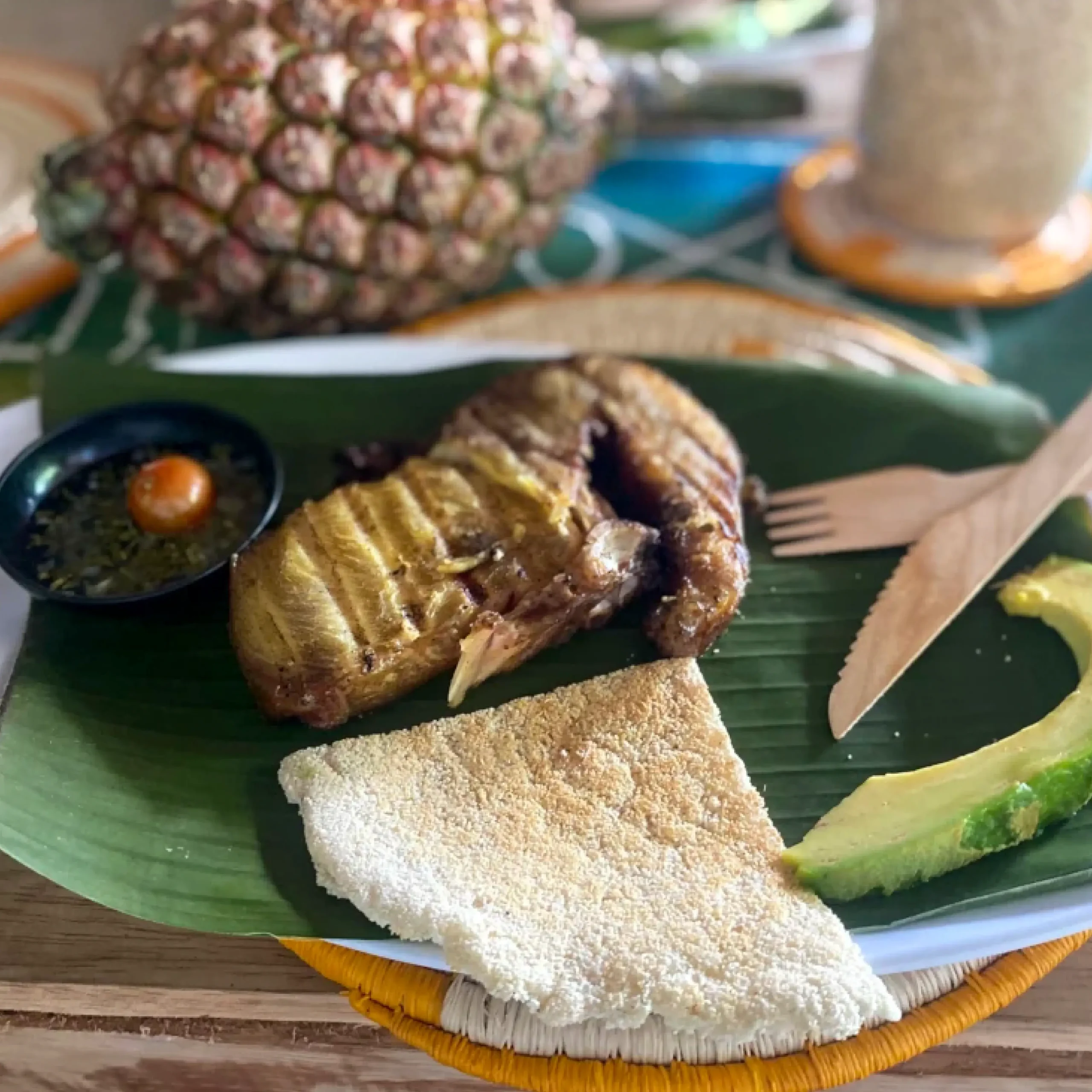 Descubre todos los destinos ecoturísticos de Colombia con Siempre Colombia: Amazonas, La Guajira, Zona Cafetera, Parque Nacional Tayrona, Llanos Orientales, Chocó Biogeográfico, Sierra Nevada de Santa Marta, San Andrés, Guaviare, Putumayo, Caquetá, Santander, Sierra de la Macarena, entre otros. Vive la aventura, biodiversidad, cultura y naturaleza con turismo responsable.