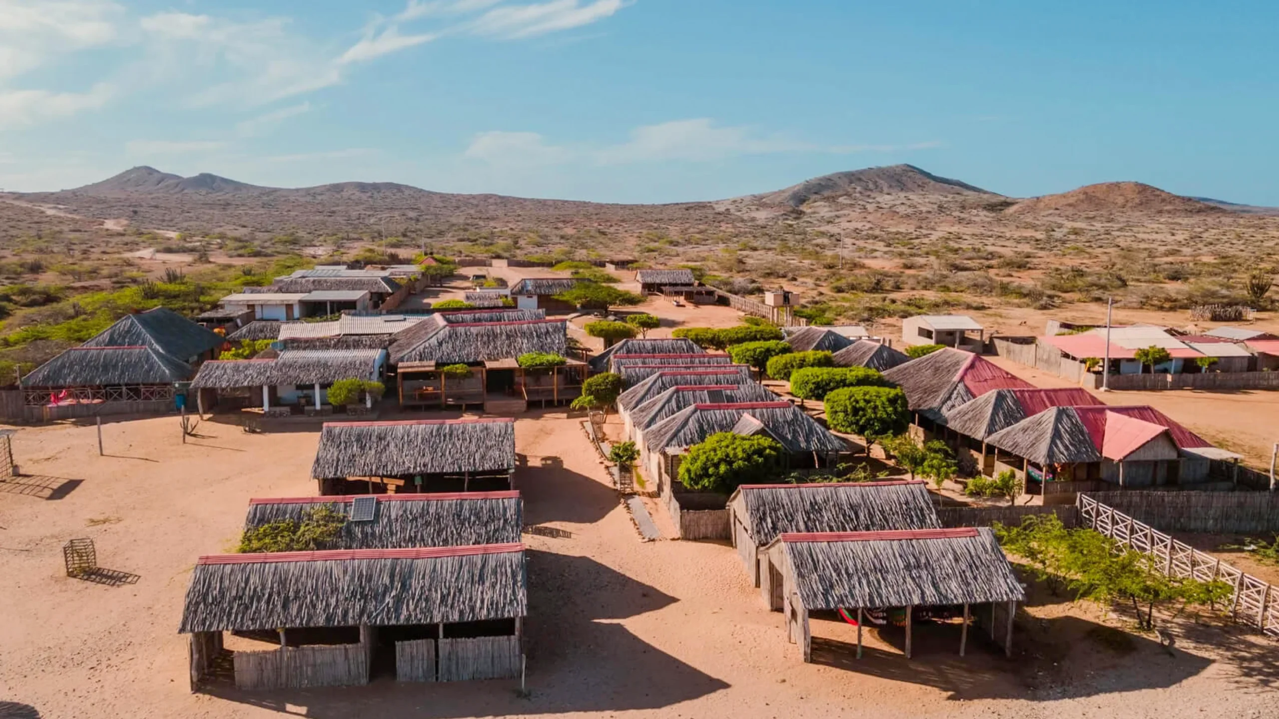 Descubre todos los destinos ecoturísticos de Colombia con Siempre Colombia: Amazonas, La Guajira, Zona Cafetera, Parque Nacional Tayrona, Llanos Orientales, Chocó Biogeográfico, Sierra Nevada de Santa Marta, San Andrés, Guaviare, Putumayo, Caquetá, Santander, Sierra de la Macarena, entre otros. Vive la aventura, biodiversidad, cultura y naturaleza con turismo responsable.