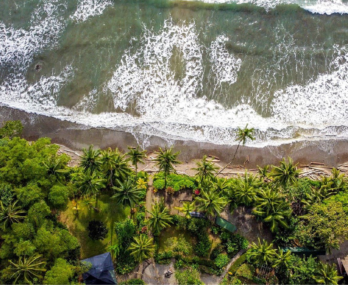 Descubre todos los destinos ecoturísticos de Colombia con Siempre Colombia: Amazonas, La Guajira, Zona Cafetera, Parque Nacional Tayrona, Llanos Orientales, Chocó Biogeográfico, Sierra Nevada de Santa Marta, San Andrés, Guaviare, Putumayo, Caquetá, Santander, Sierra de la Macarena, entre otros. Vive la aventura, biodiversidad, cultura y naturaleza con turismo responsable.