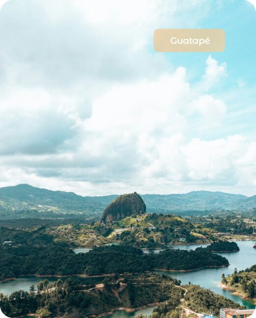 Descubre todos los destinos ecoturísticos de Colombia con Siempre Colombia: Amazonas, La Guajira, Zona Cafetera, Parque Nacional Tayrona, Llanos Orientales, Chocó Biogeográfico, Sierra Nevada de Santa Marta, San Andrés, Guaviare, Putumayo, Caquetá, Santander, Sierra de la Macarena, entre otros. Vive la aventura, biodiversidad, cultura y naturaleza con turismo responsable.