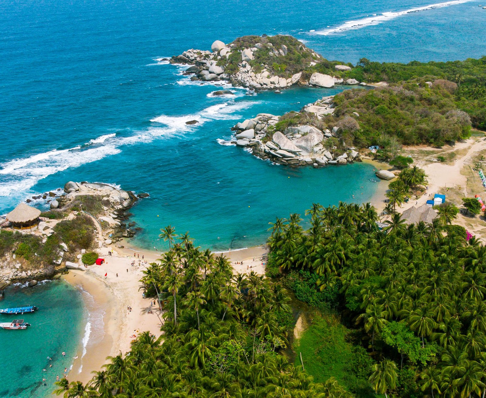 Discover all of Colombia’s ecotourism destinations with Siempre Colombia: Amazonas, La Guajira, the Coffee Region, Tayrona National Park, the Eastern Plains, the Chocó Biogeographic Region, the Sierra Nevada de Santa Marta, San Andrés, Guaviare, Putumayo, Caquetá, Santander, and the Sierra de la Macarena, among others. Experience adventure, biodiversity, culture, and nature through responsible tourism.